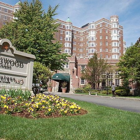 Luxury Apartments At Longwood Towers Brookline Exterior foto